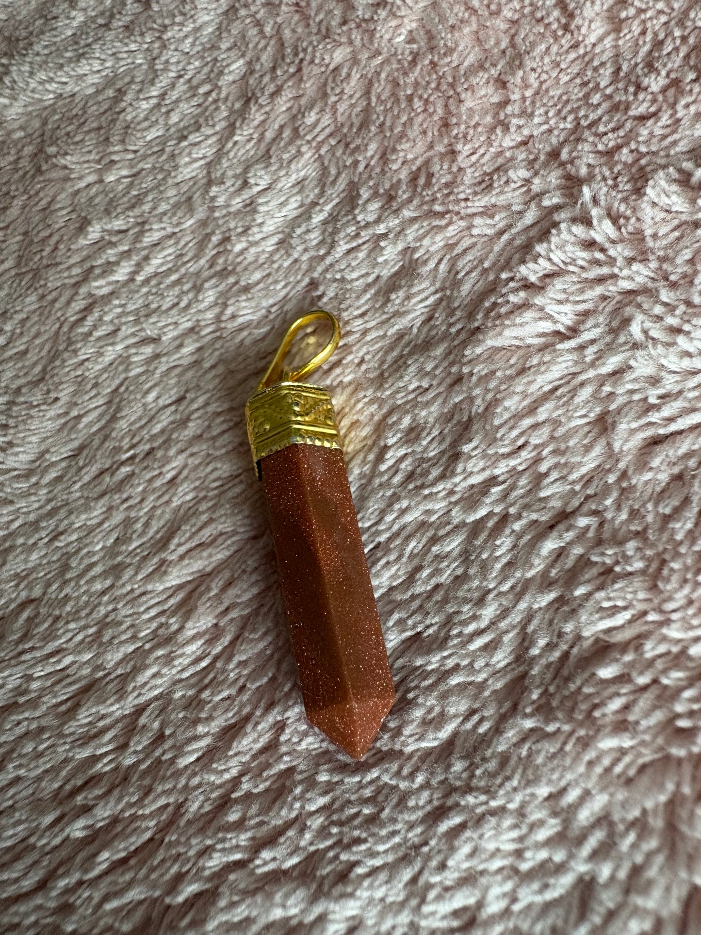 Goldstone Crystal Pendant â¨